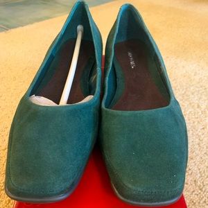 Dark green suede flats size 9.5 W